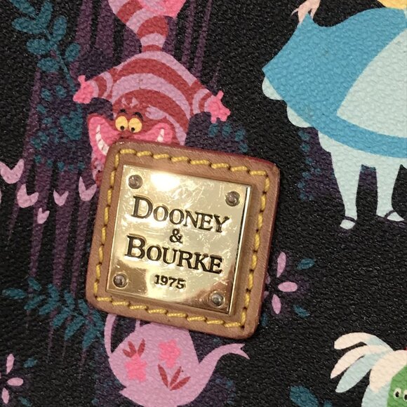 Disney Dooney & Bourke Crossbody Alice in Wonderland 65th Anniversary Teatime - Picture 2 of 15